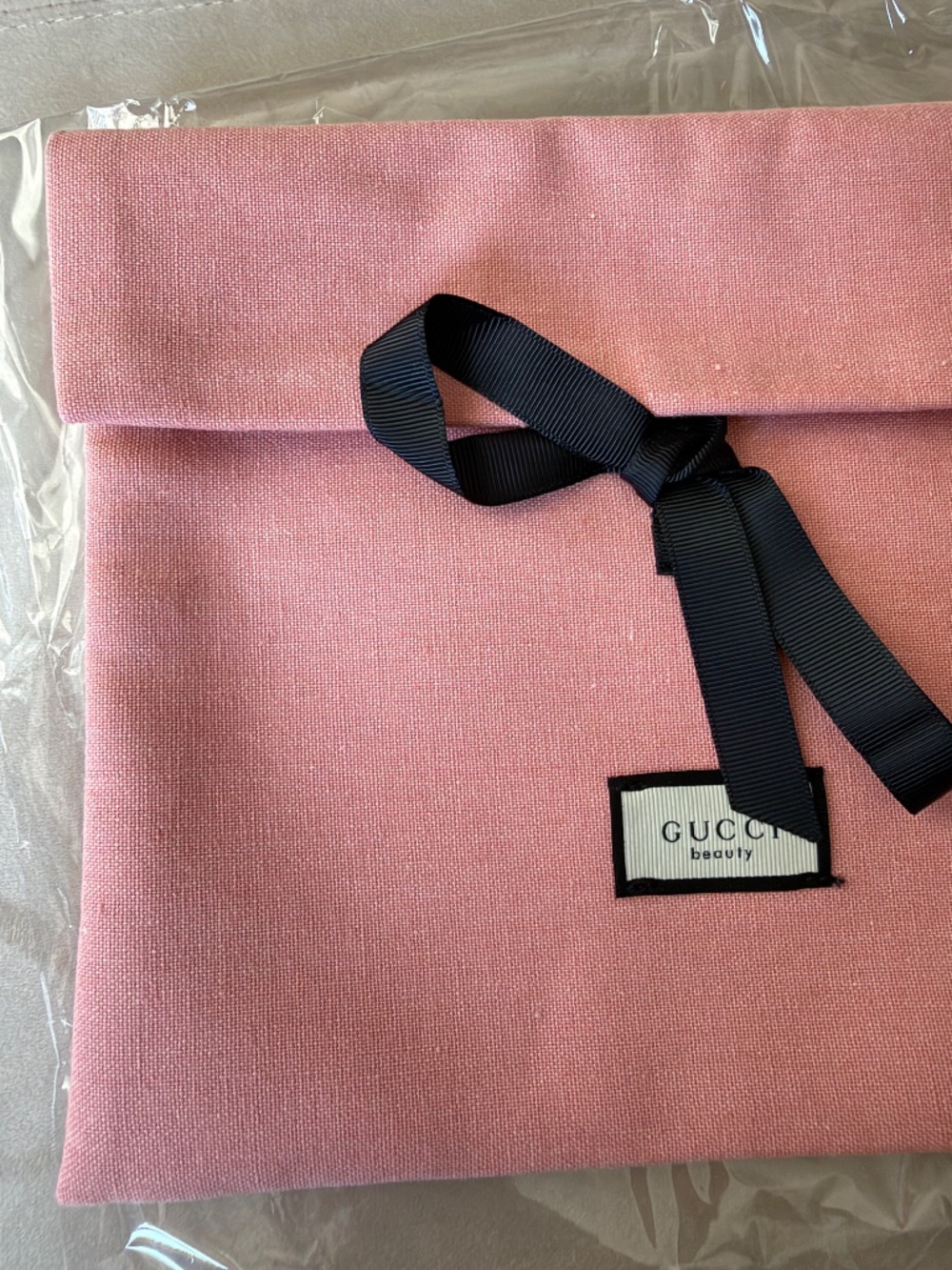 Gucci pink silk pouch - Picture 2 of 8